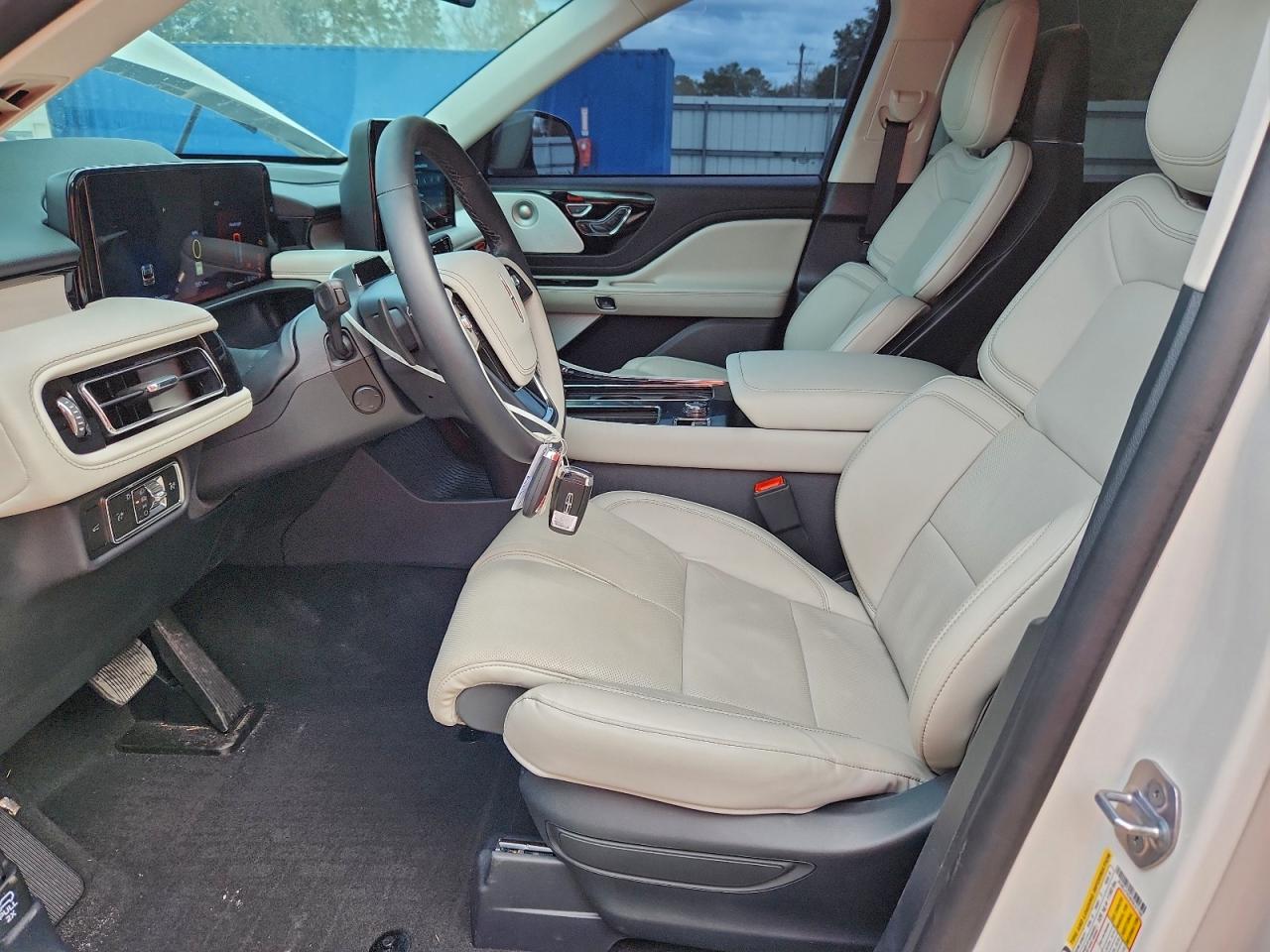 2025 LINCOLN AVIATOR RESERVE photo 7