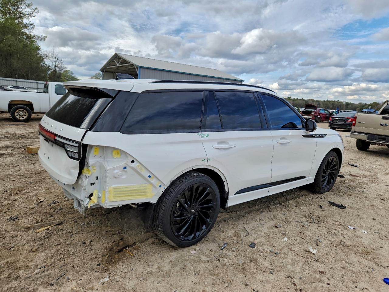 2025 LINCOLN AVIATOR RESERVE photo 3