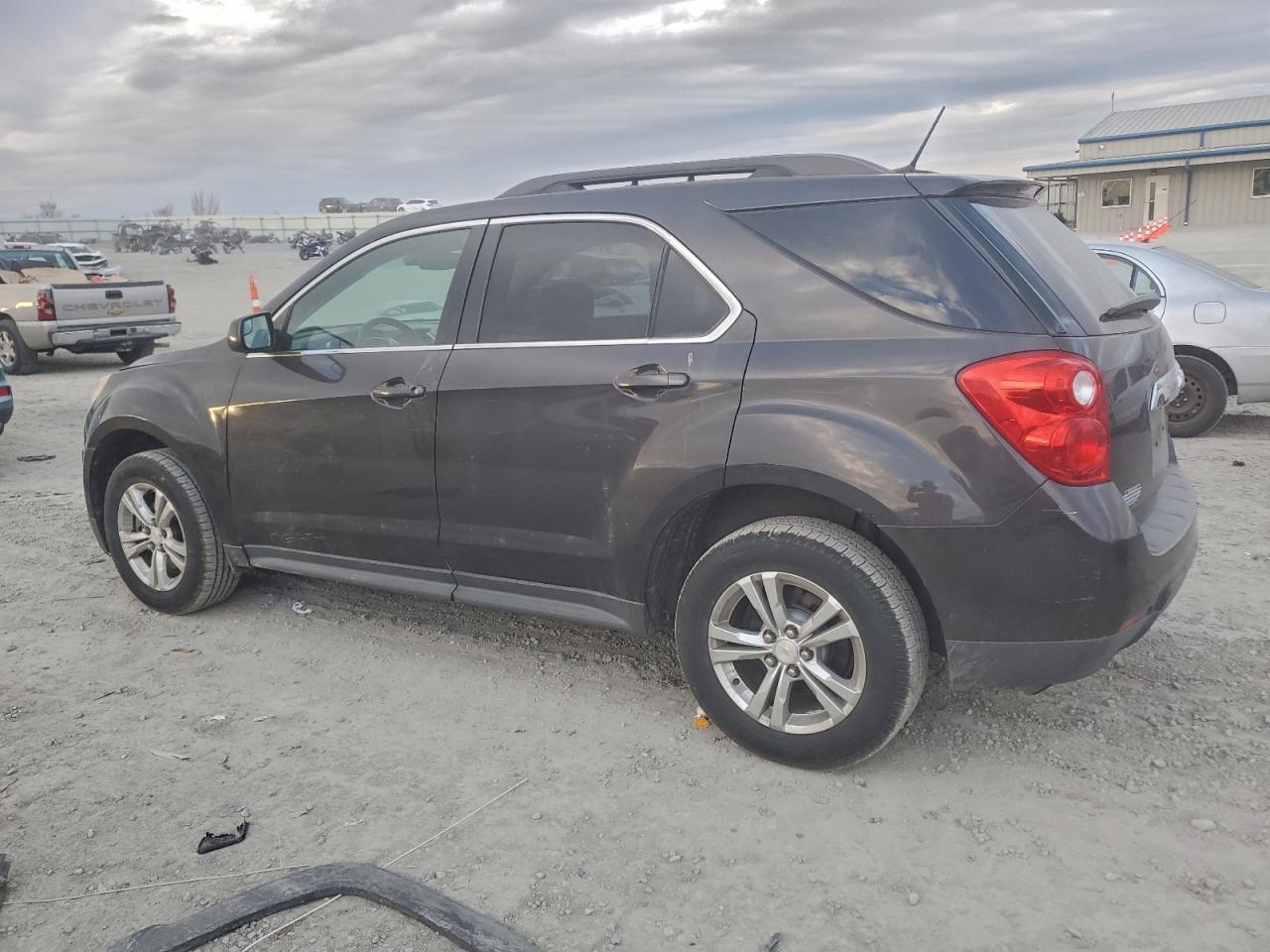 2013 CHEVROLET EQUINOX LT photo 2