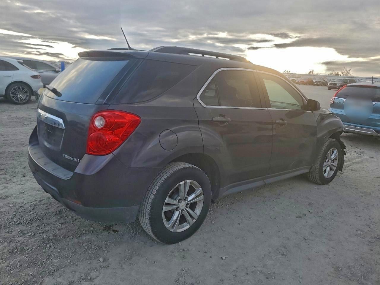 2013 CHEVROLET EQUINOX LT photo 3