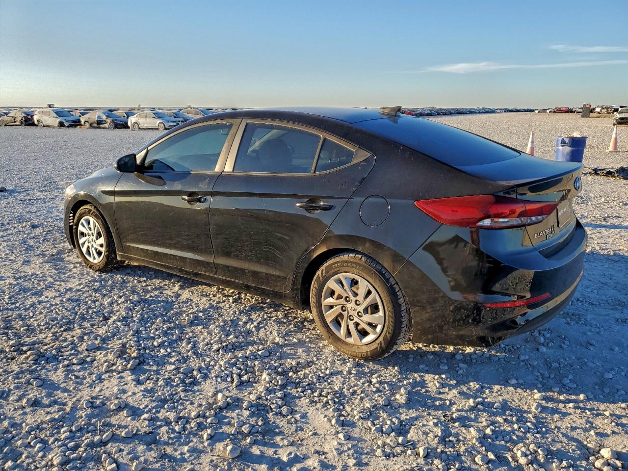 2017 HYUNDAI ELANTRA SE photo 2