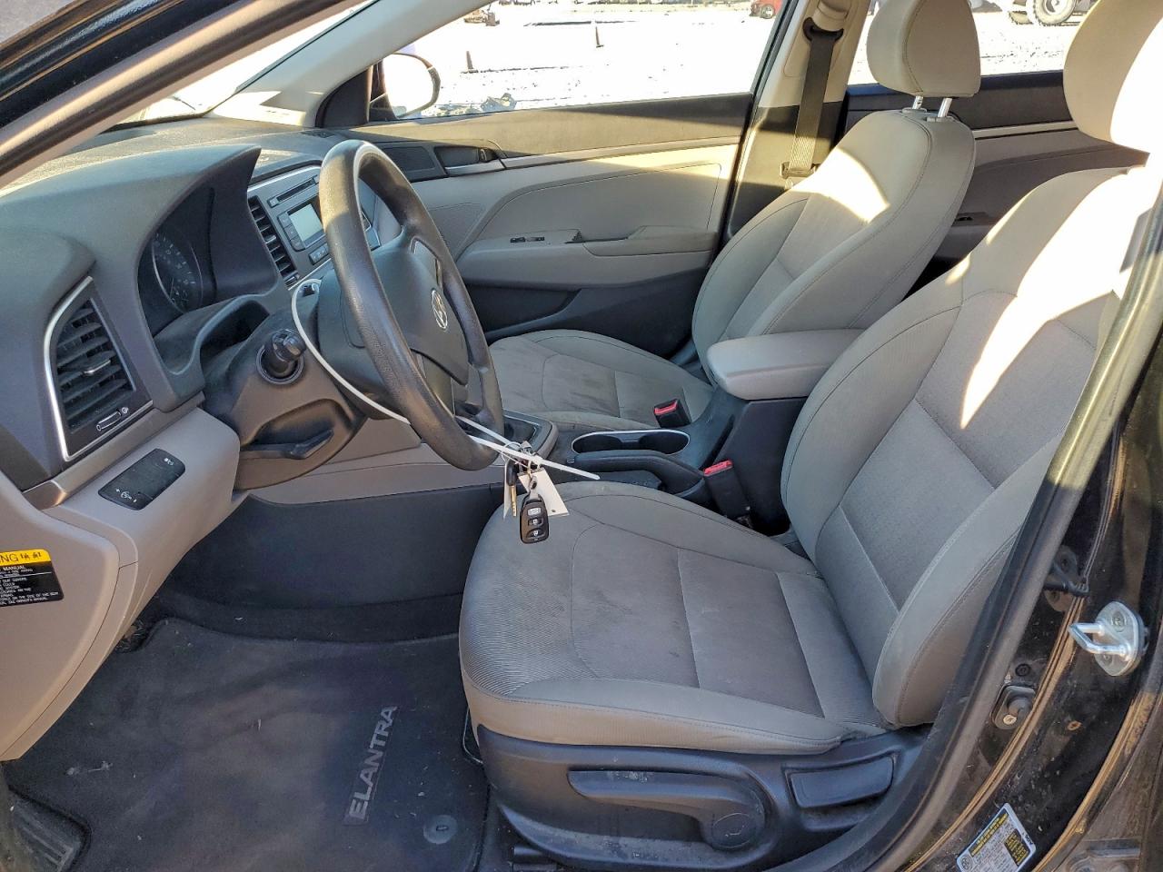 2017 HYUNDAI ELANTRA SE photo 7