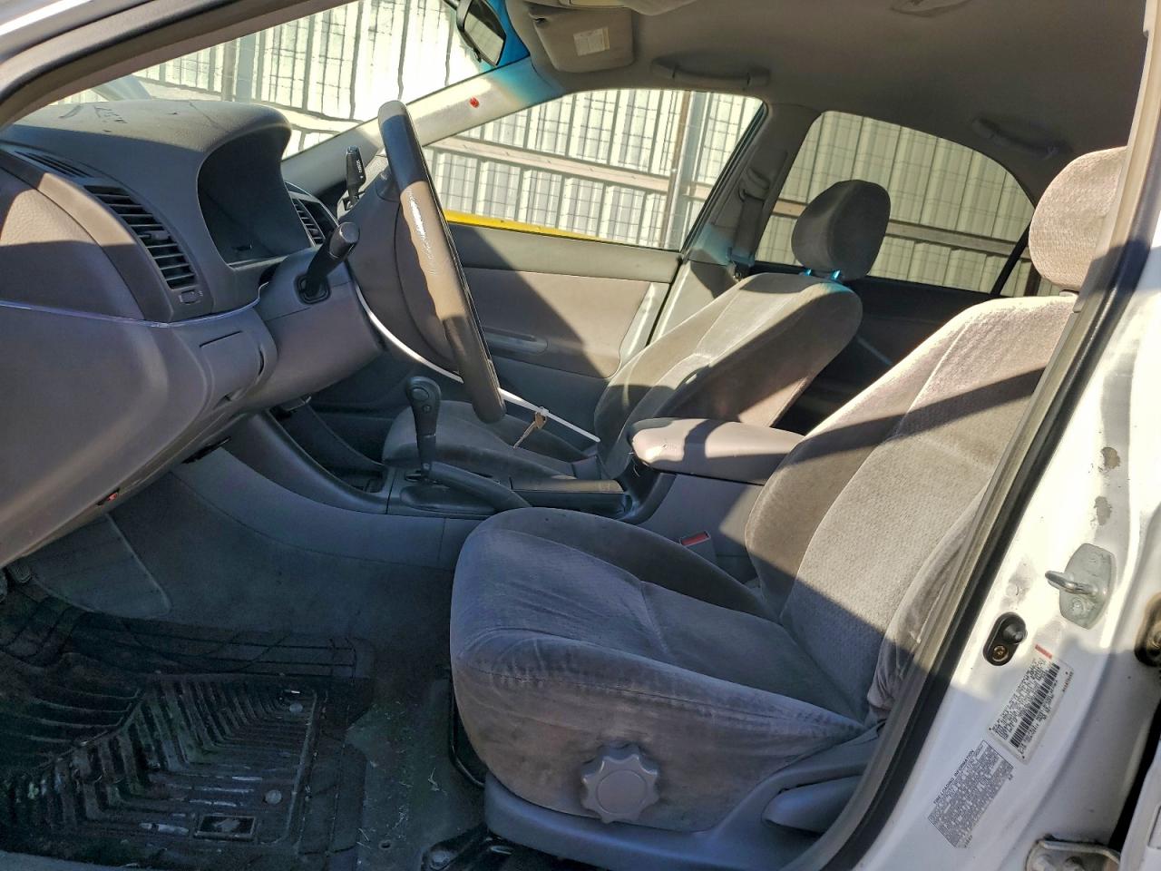 2003 TOYOTA CAMRY LE photo 7