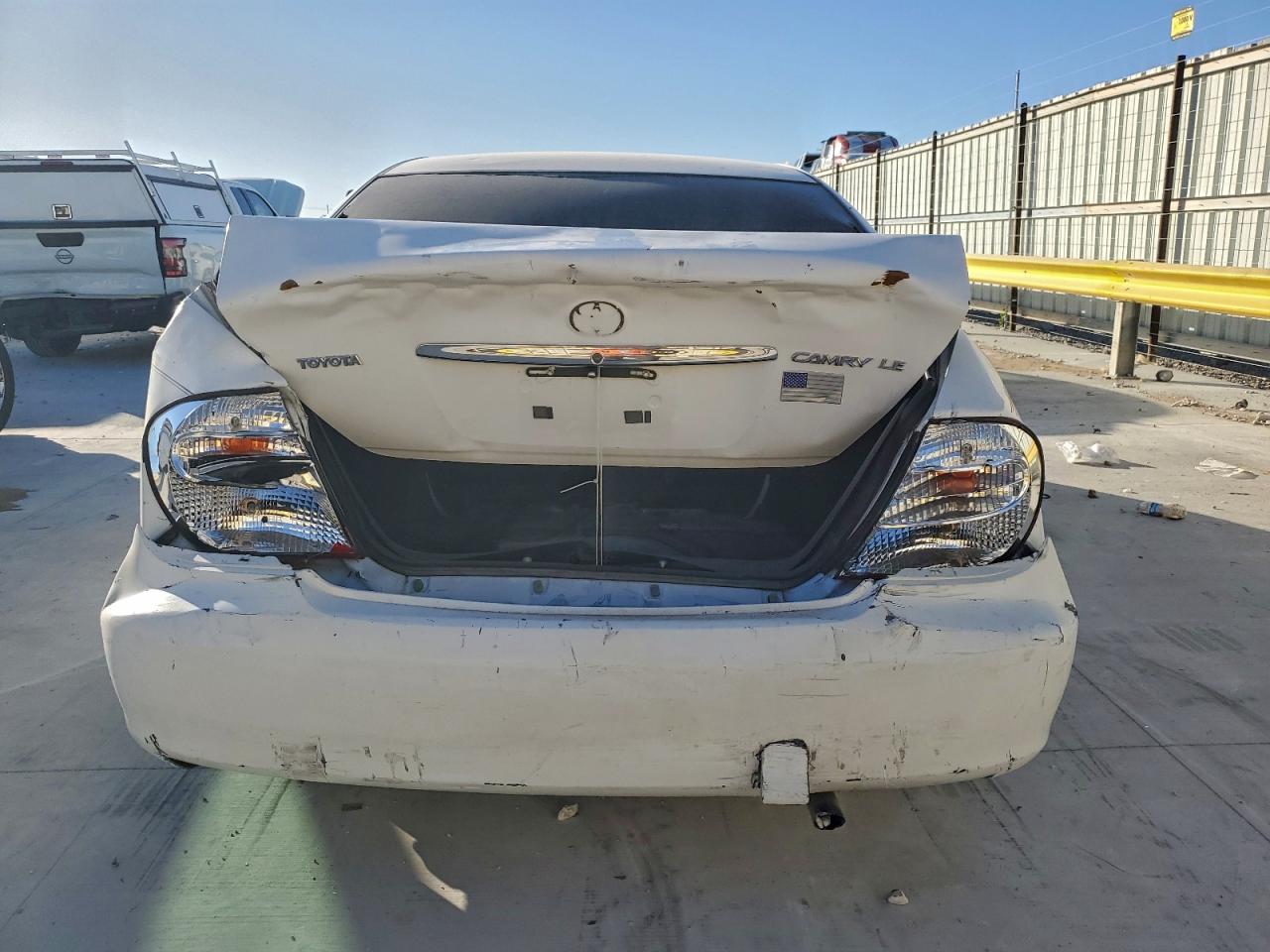 2003 TOYOTA CAMRY LE photo 6