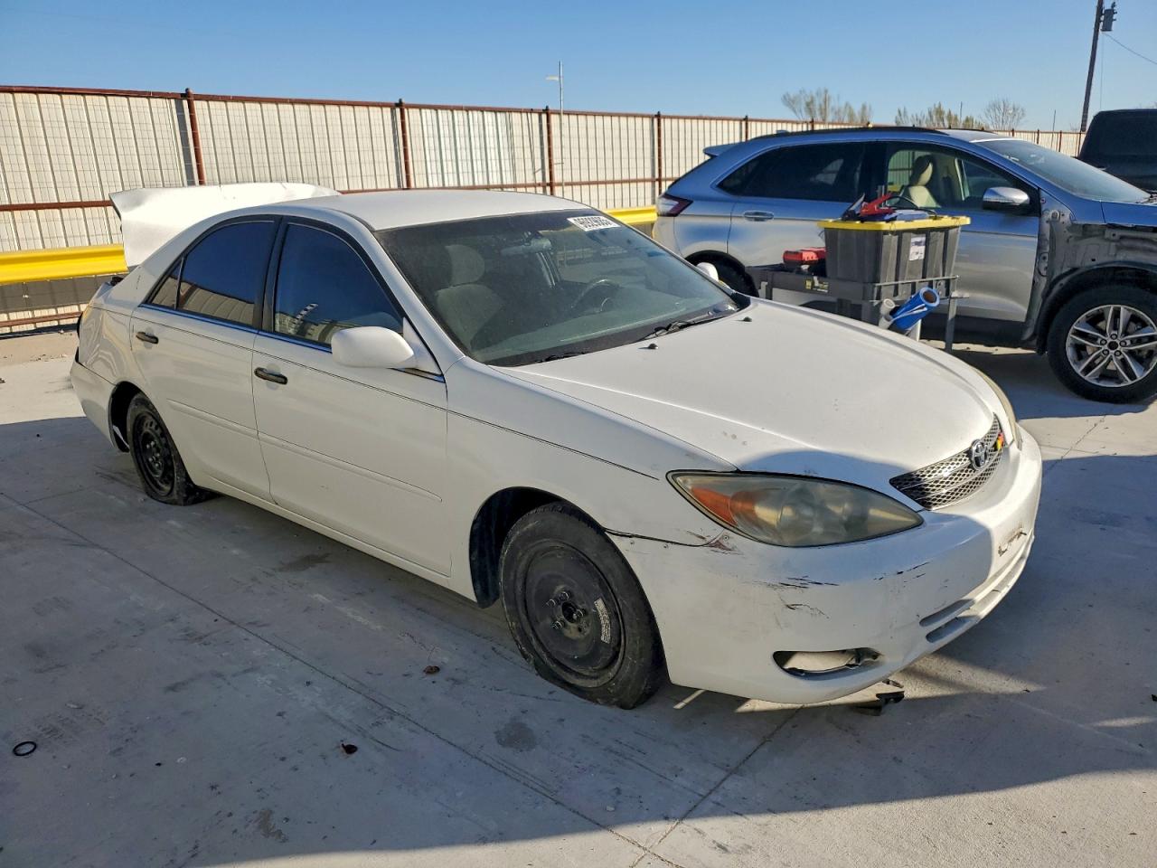 2003 TOYOTA CAMRY LE photo 4