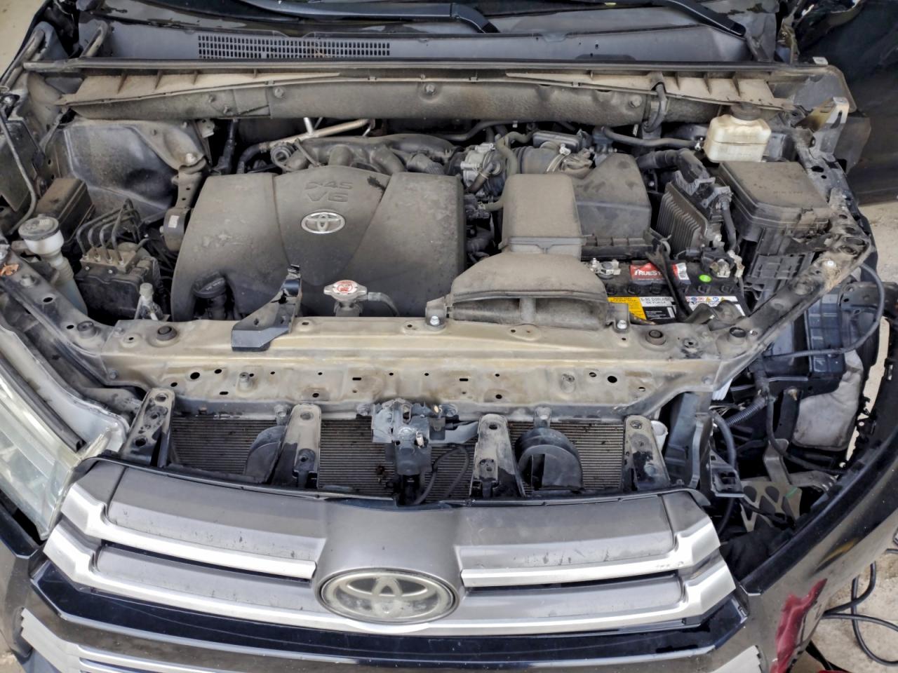 2018 TOYOTA HIGHLANDER SE photo 12