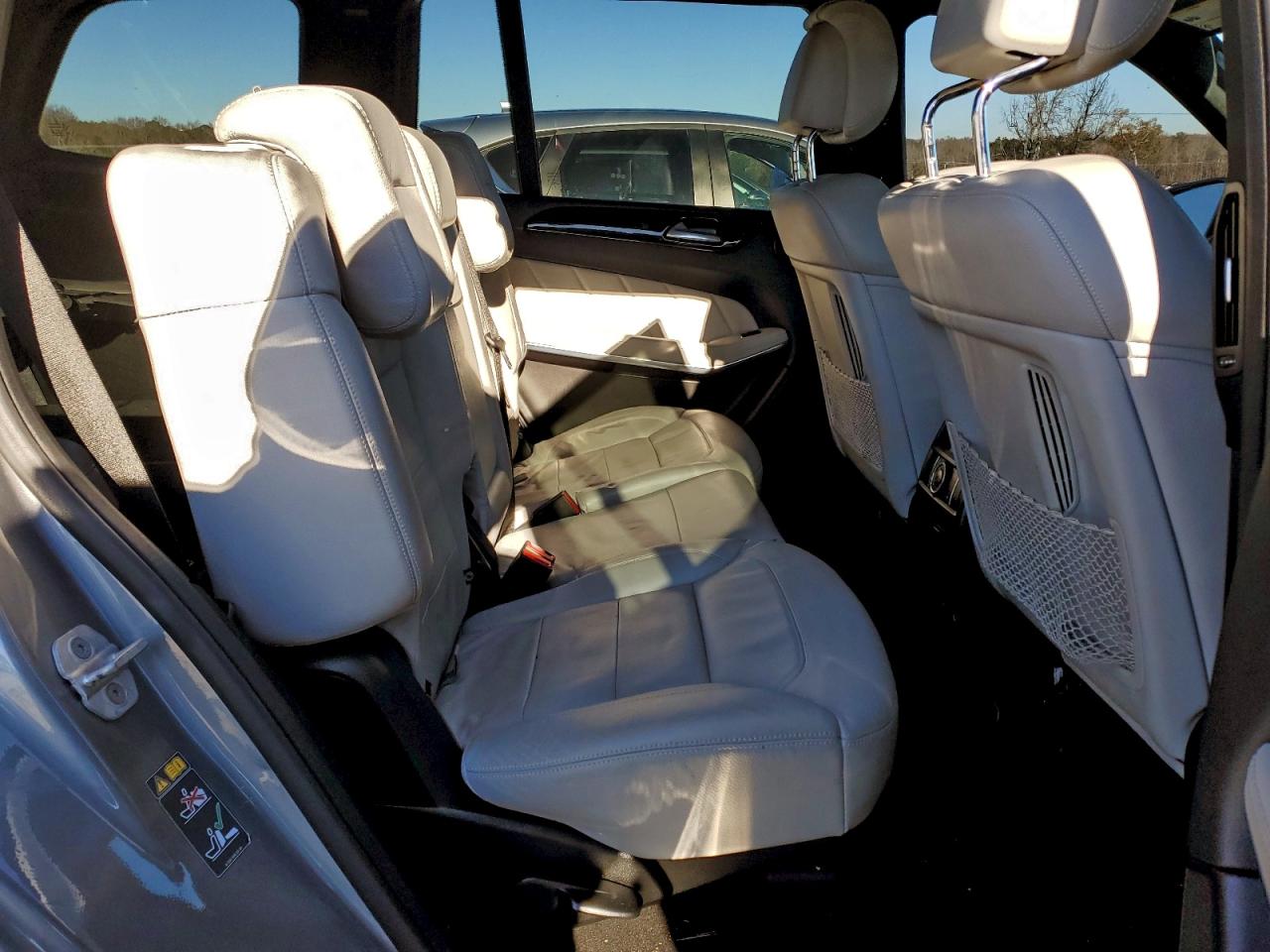 2015 MERCEDES-BENZ GL 550 4MATIC photo 11
