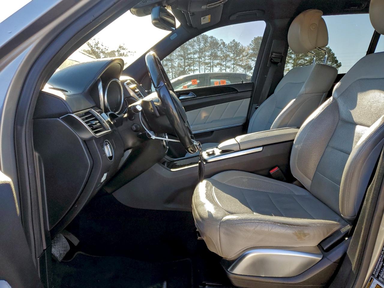 2015 MERCEDES-BENZ GL 550 4MATIC photo 7