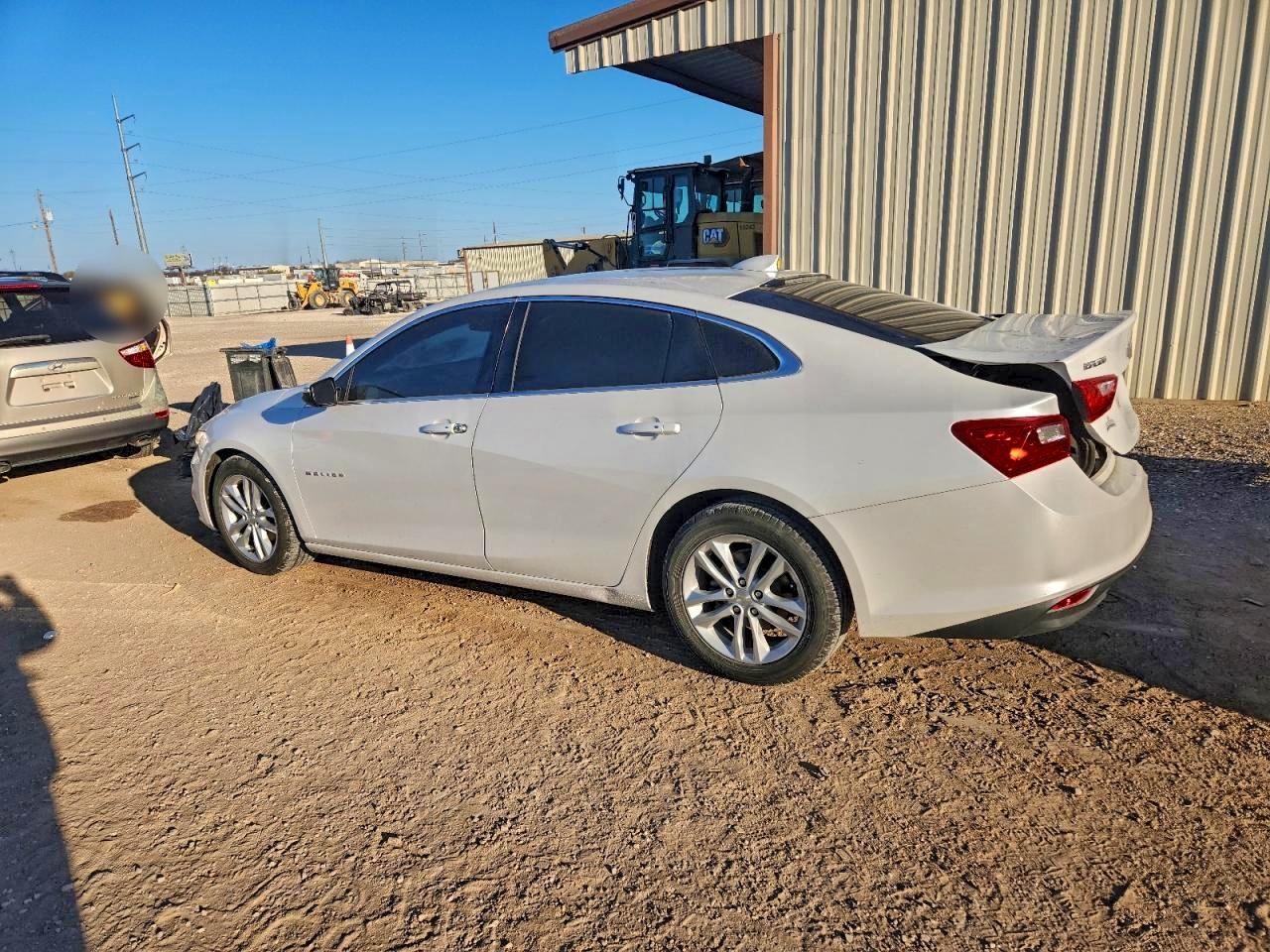 2017 CHEVROLET MALIBU LT photo 2