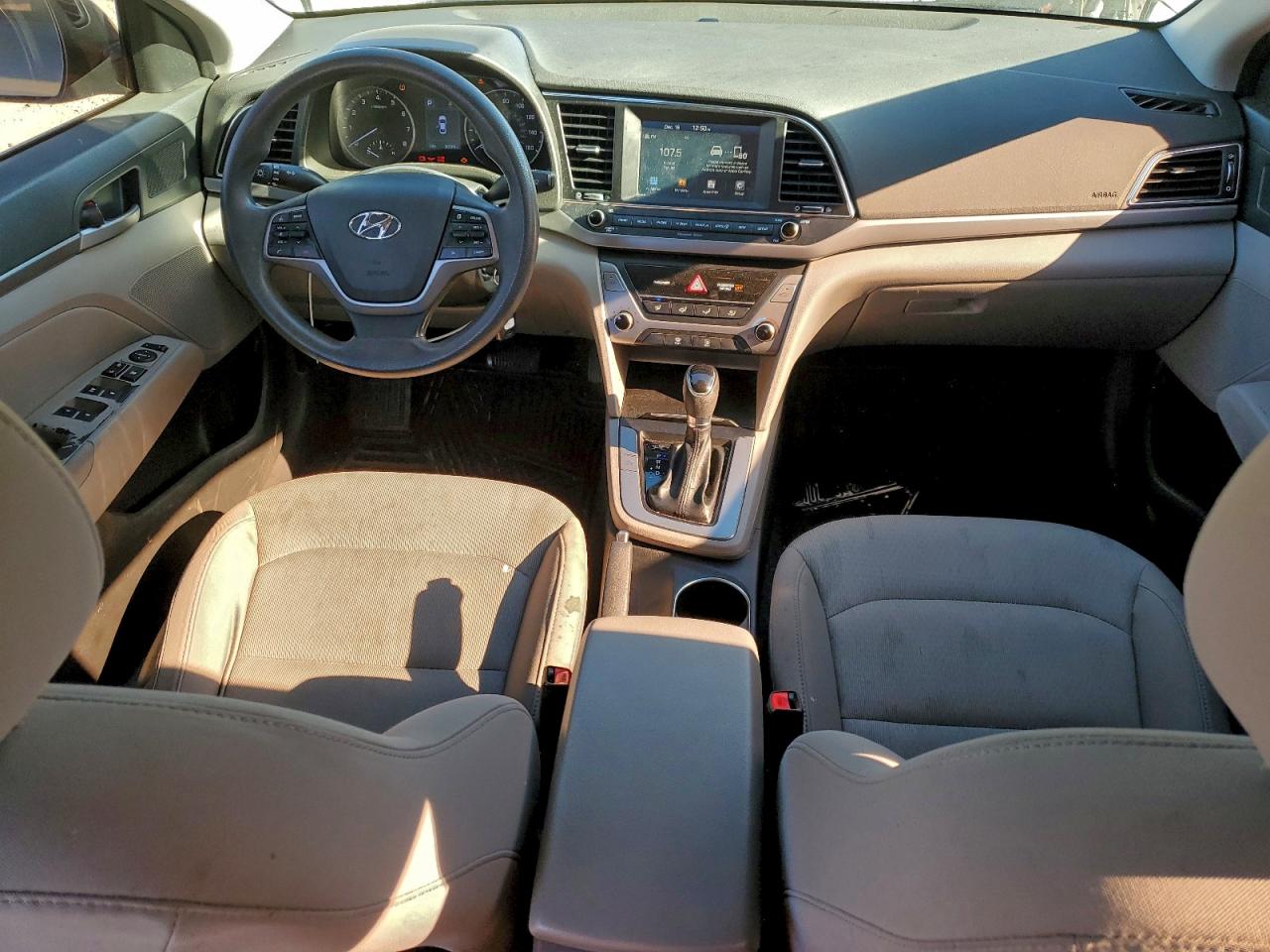 2018 HYUNDAI ELANTRA SEL photo 15
