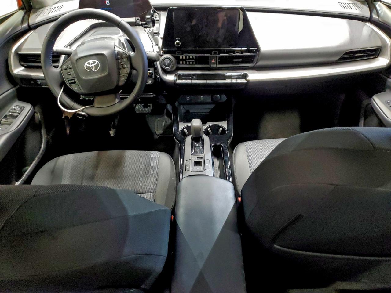2025 TOYOTA PRIUS LE photo 8
