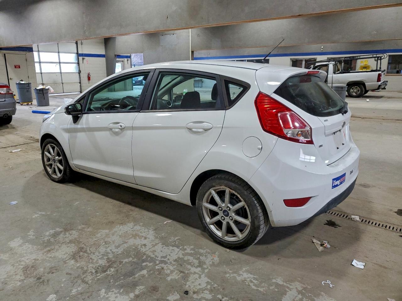 2016 FORD FIESTA SE photo 2