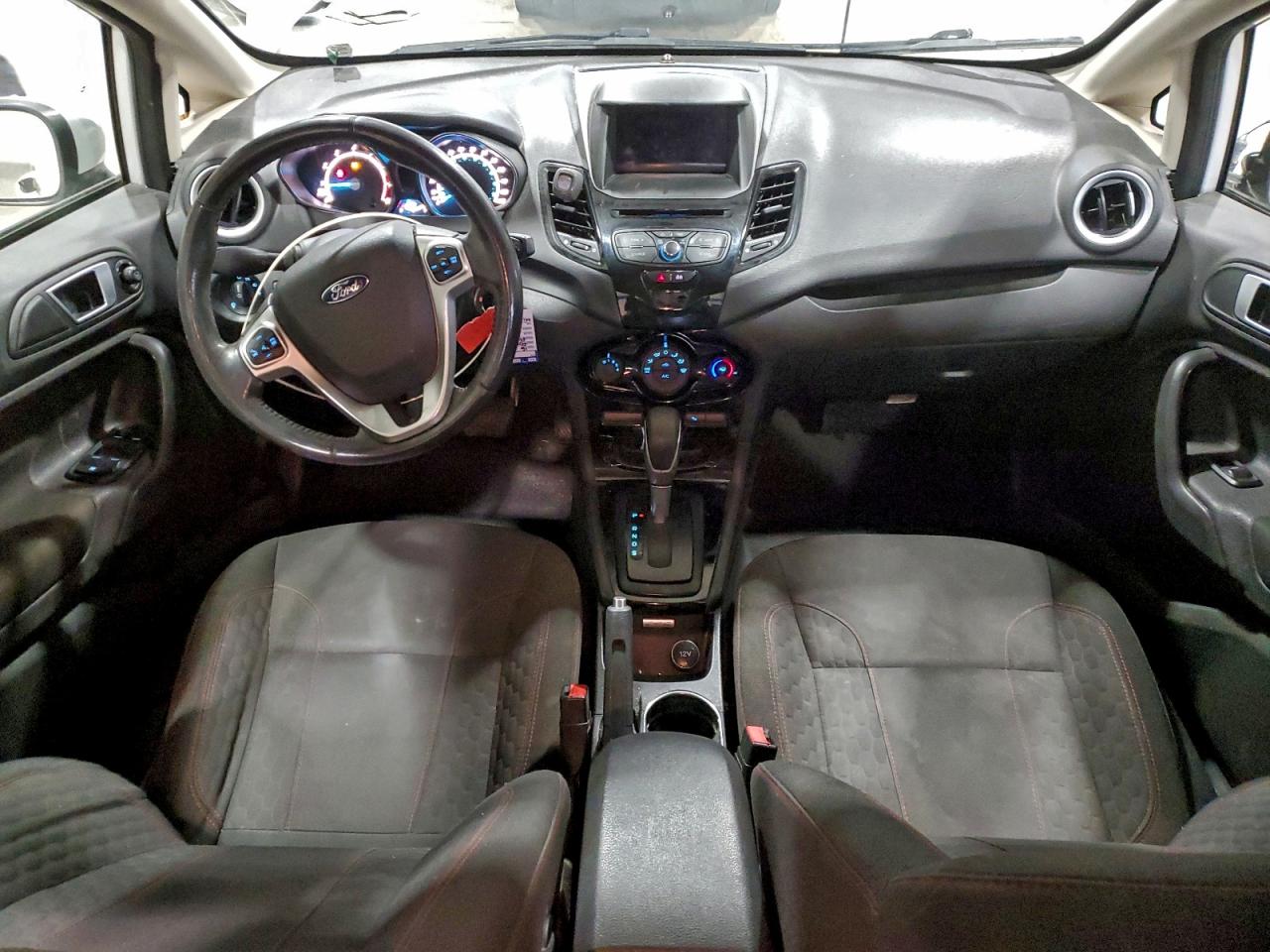 2016 FORD FIESTA SE photo 8