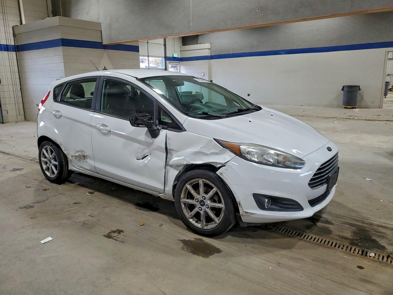 2016 FORD FIESTA SE photo 4