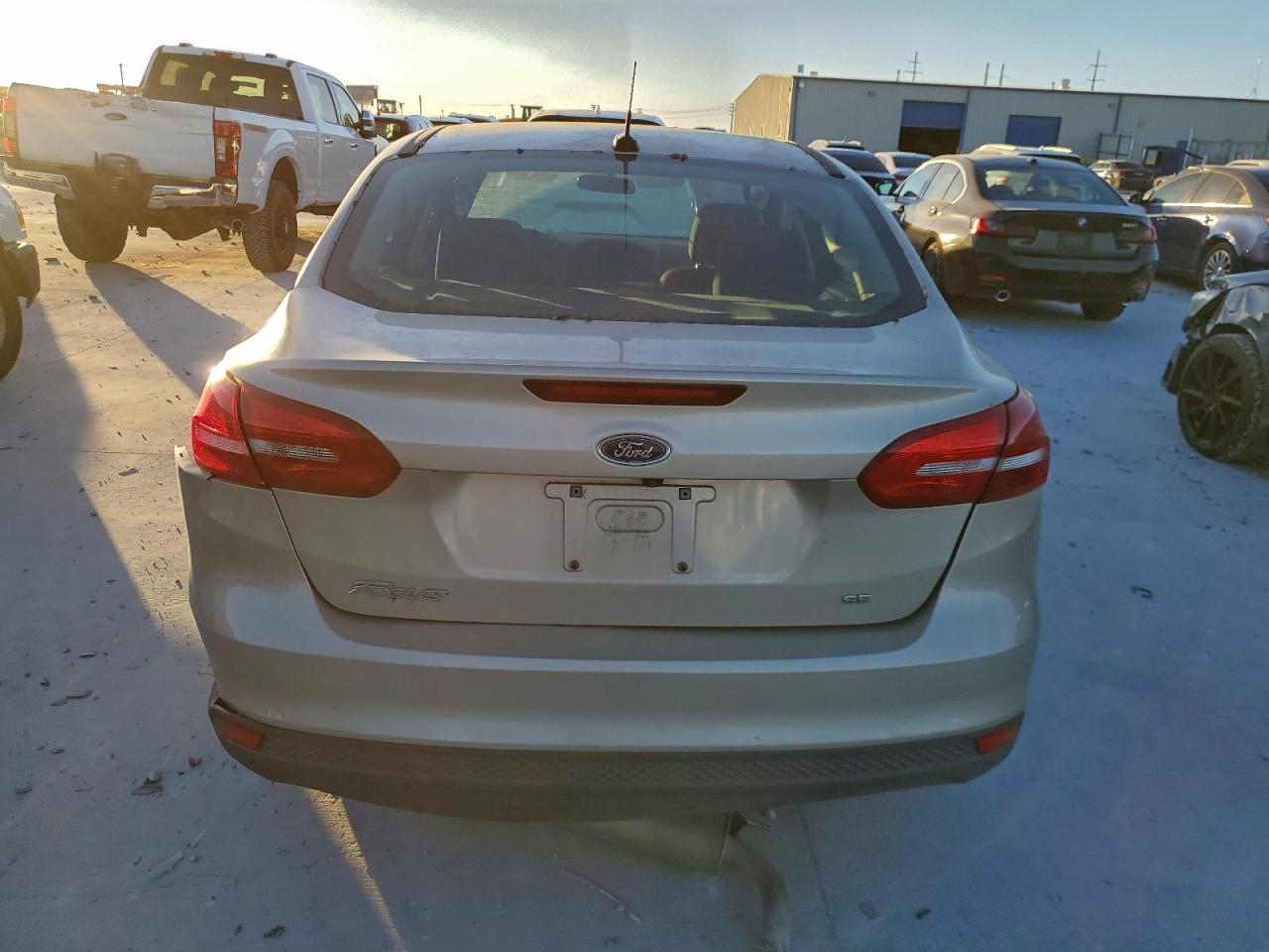 2018 FORD FOCUS SE photo 6