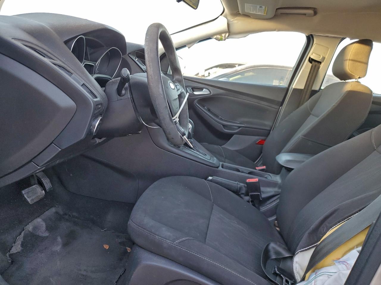 2018 FORD FOCUS SE photo 7