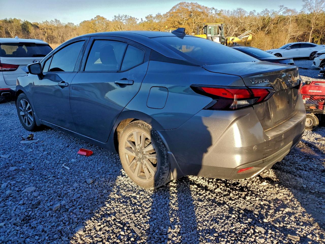 2021 NISSAN VERSA SV photo 4