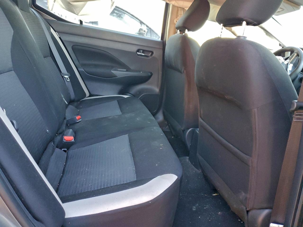 2021 NISSAN VERSA SV photo 28