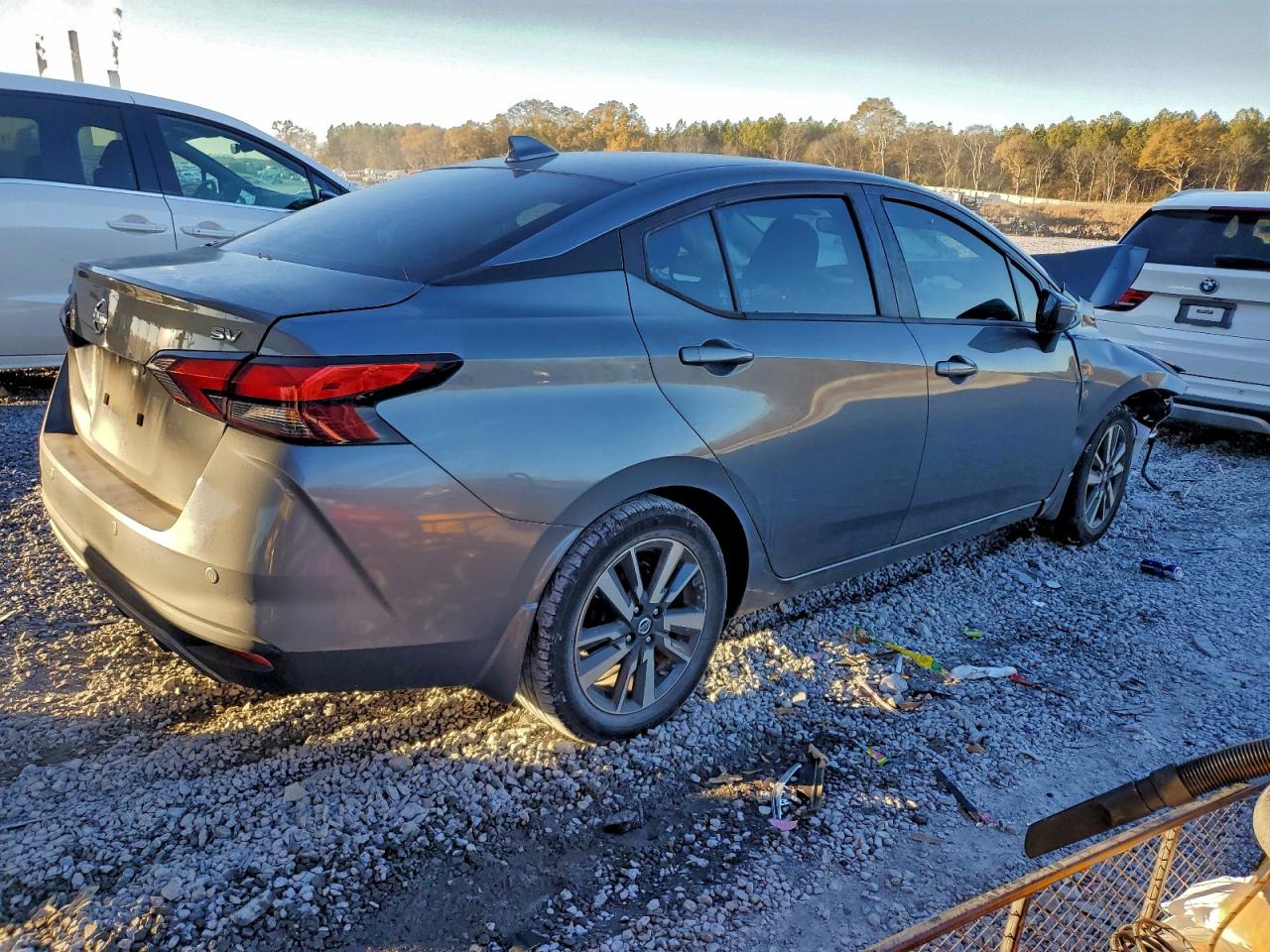 2021 NISSAN VERSA SV photo 7