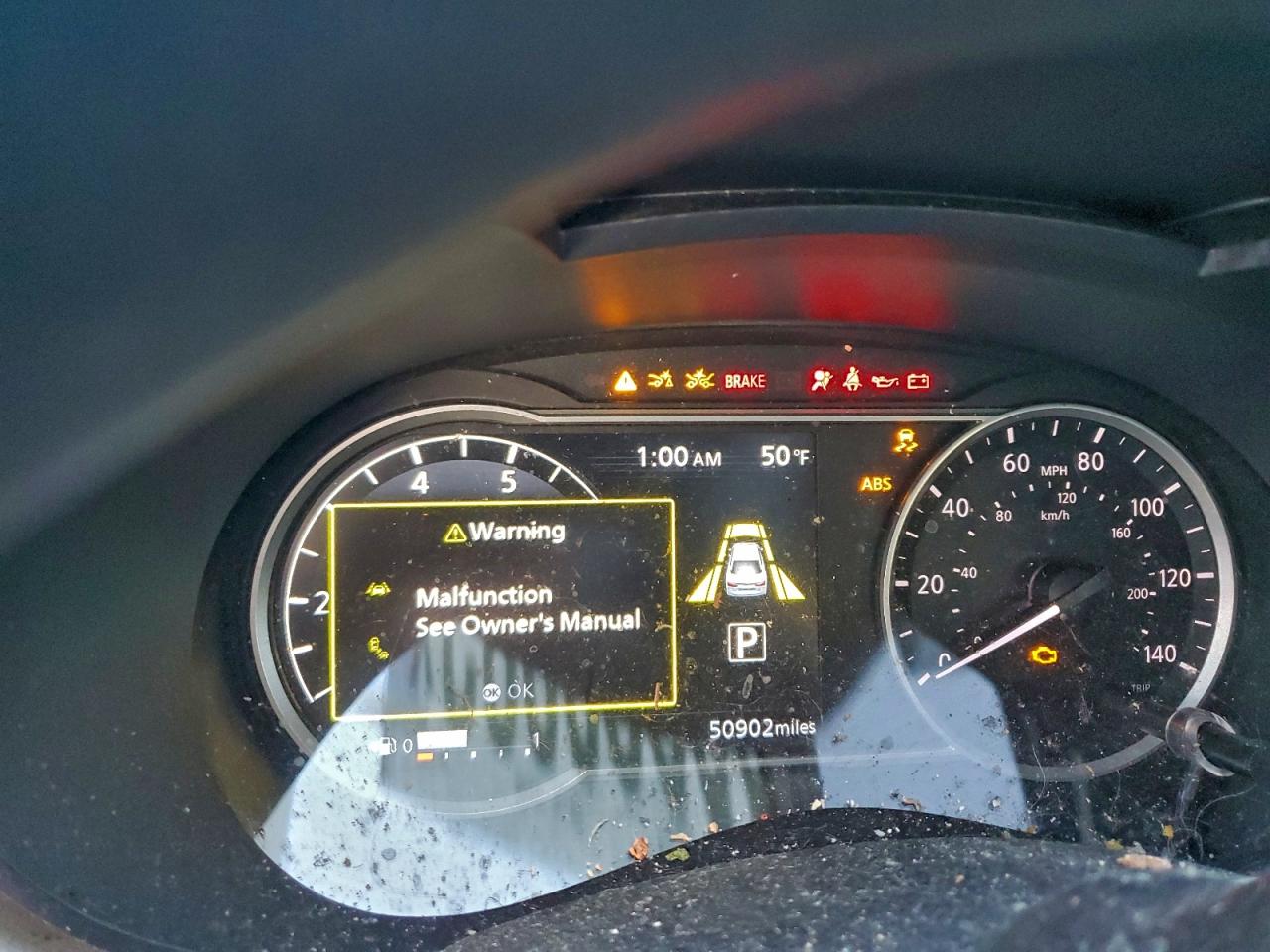 2021 NISSAN VERSA SV photo 25