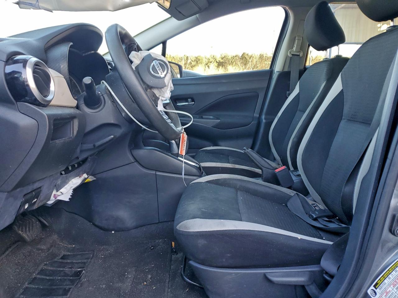 2021 NISSAN VERSA SV photo 19