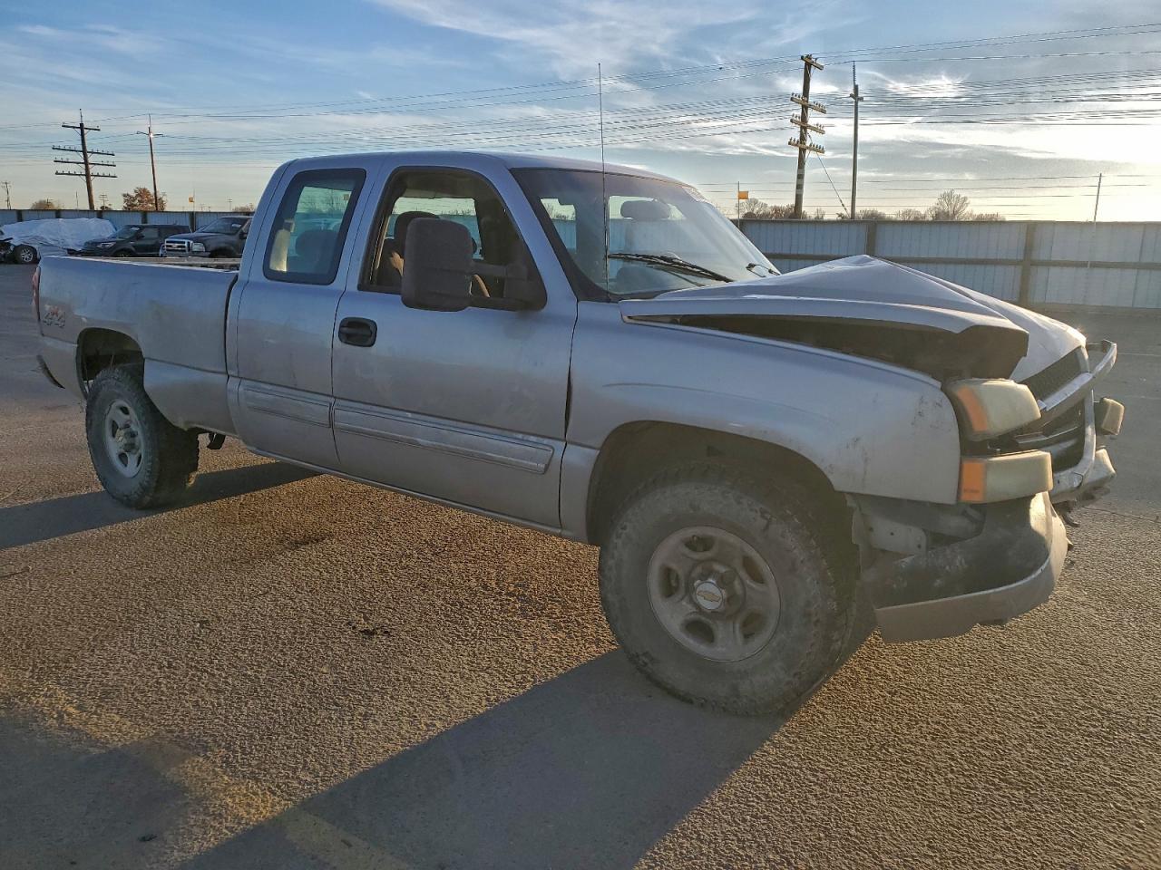 2004 CHEVROLET SILVERADO K1500 photo 4