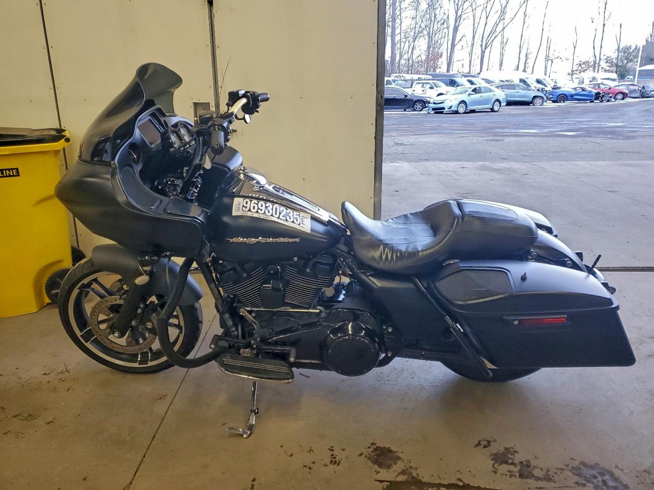 2017 HARLEY-DAVIDSON FLTRXS ROAD GLIDE SPECIAL photo 3