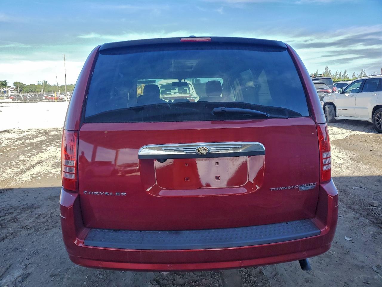 2010 CHRYSLER TOWN & COUNTRY TOURING photo 6