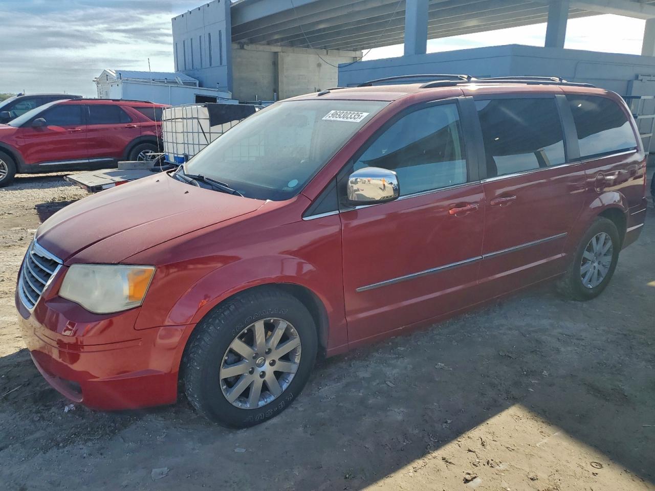 2010 CHRYSLER TOWN & COUNTRY