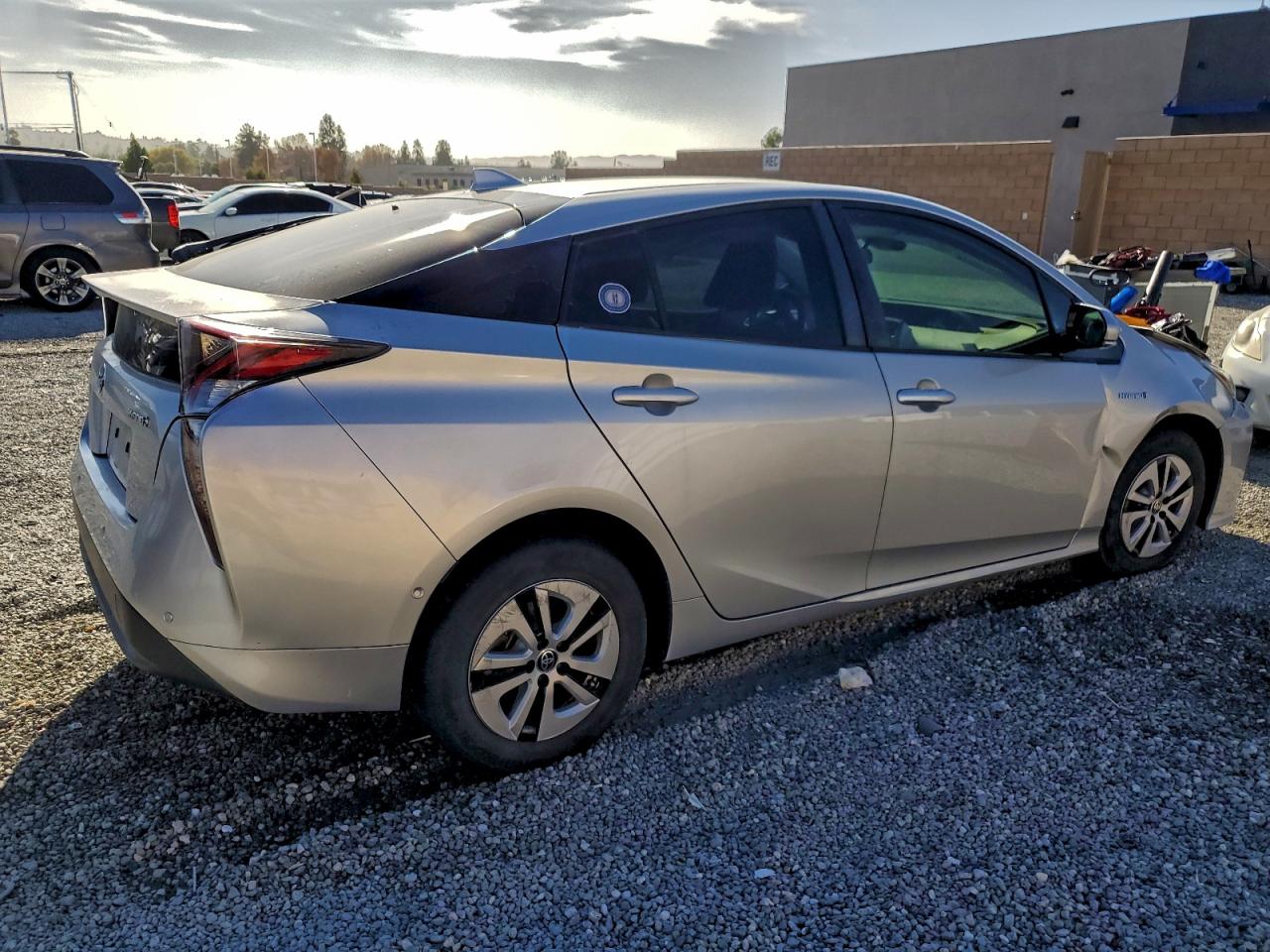 2018 TOYOTA PRIUS photo 3