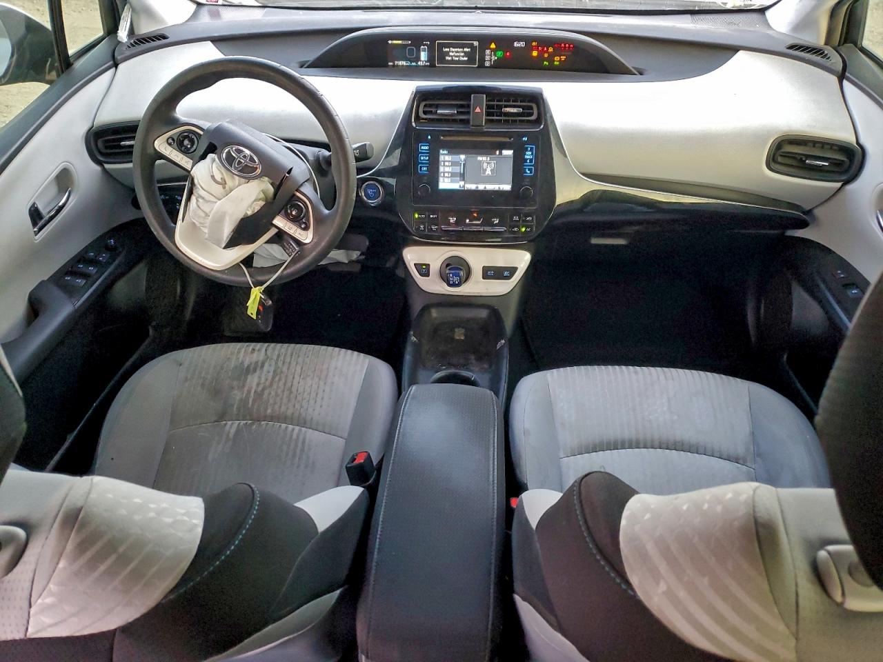 2018 TOYOTA PRIUS photo 8