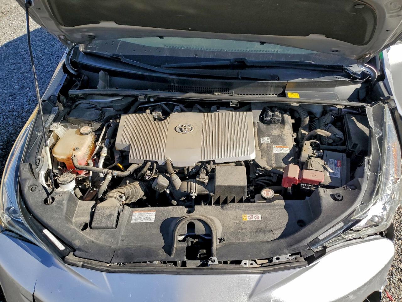 2018 TOYOTA PRIUS photo 11