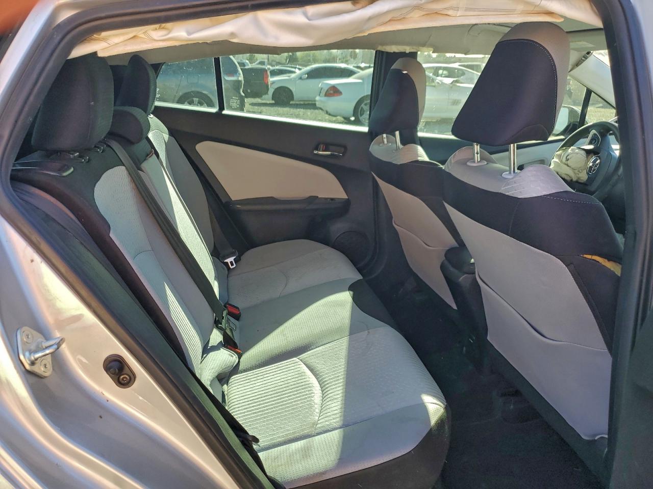 2018 TOYOTA PRIUS photo 10