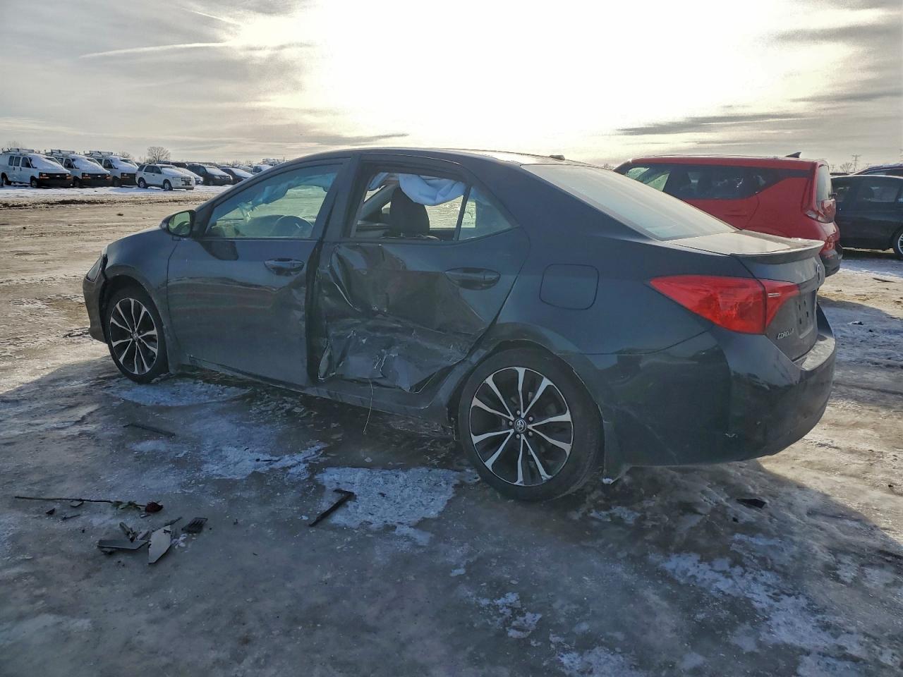 2019 TOYOTA COROLLA L photo 2