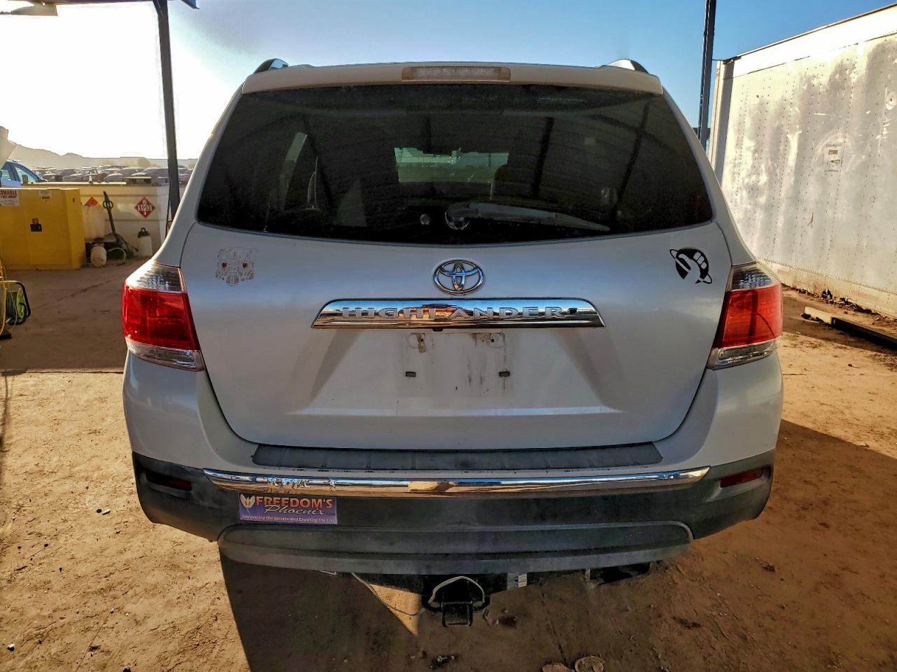 2011 TOYOTA HIGHLANDER BASE photo 6