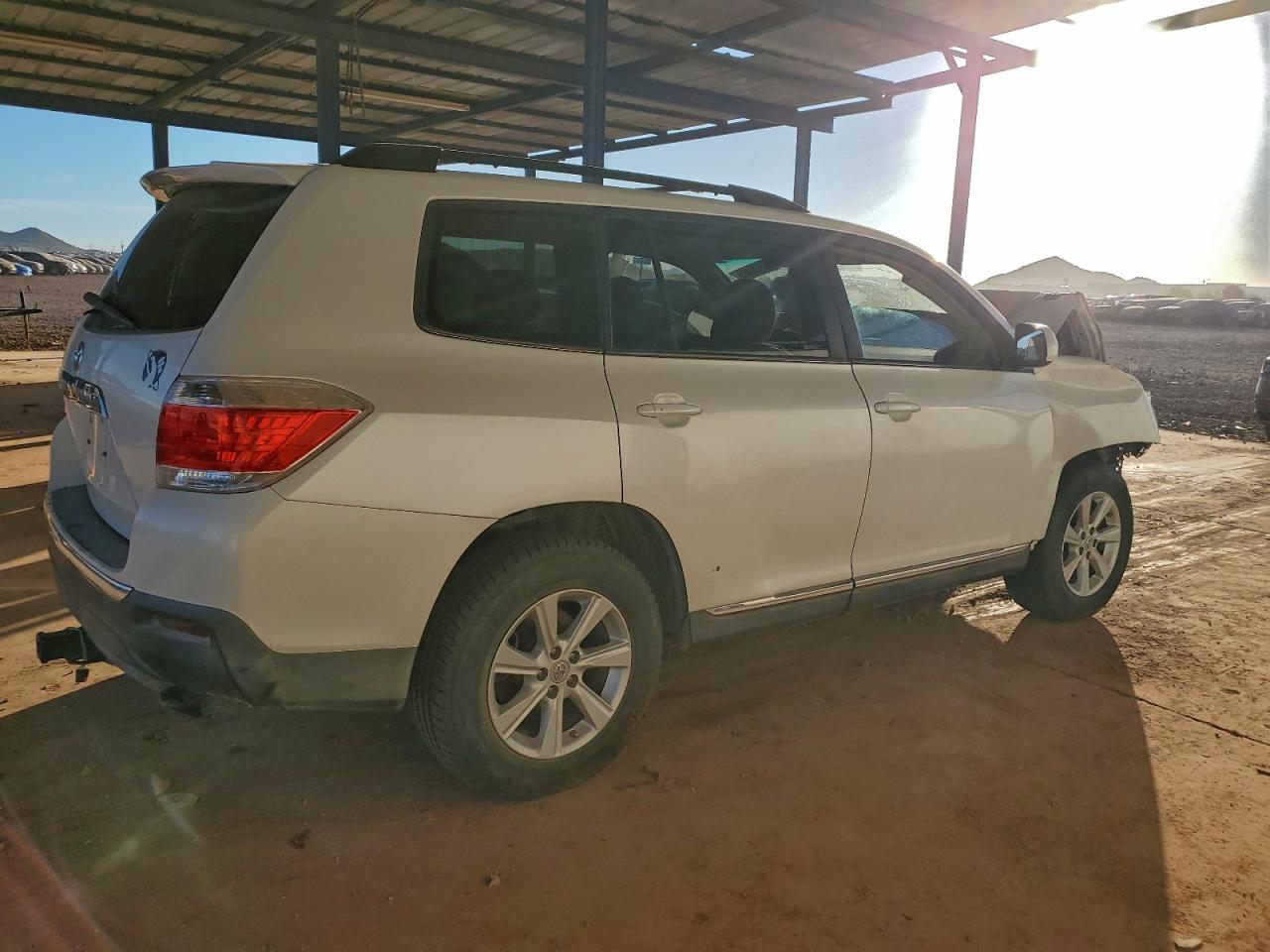 2011 TOYOTA HIGHLANDER BASE photo 3