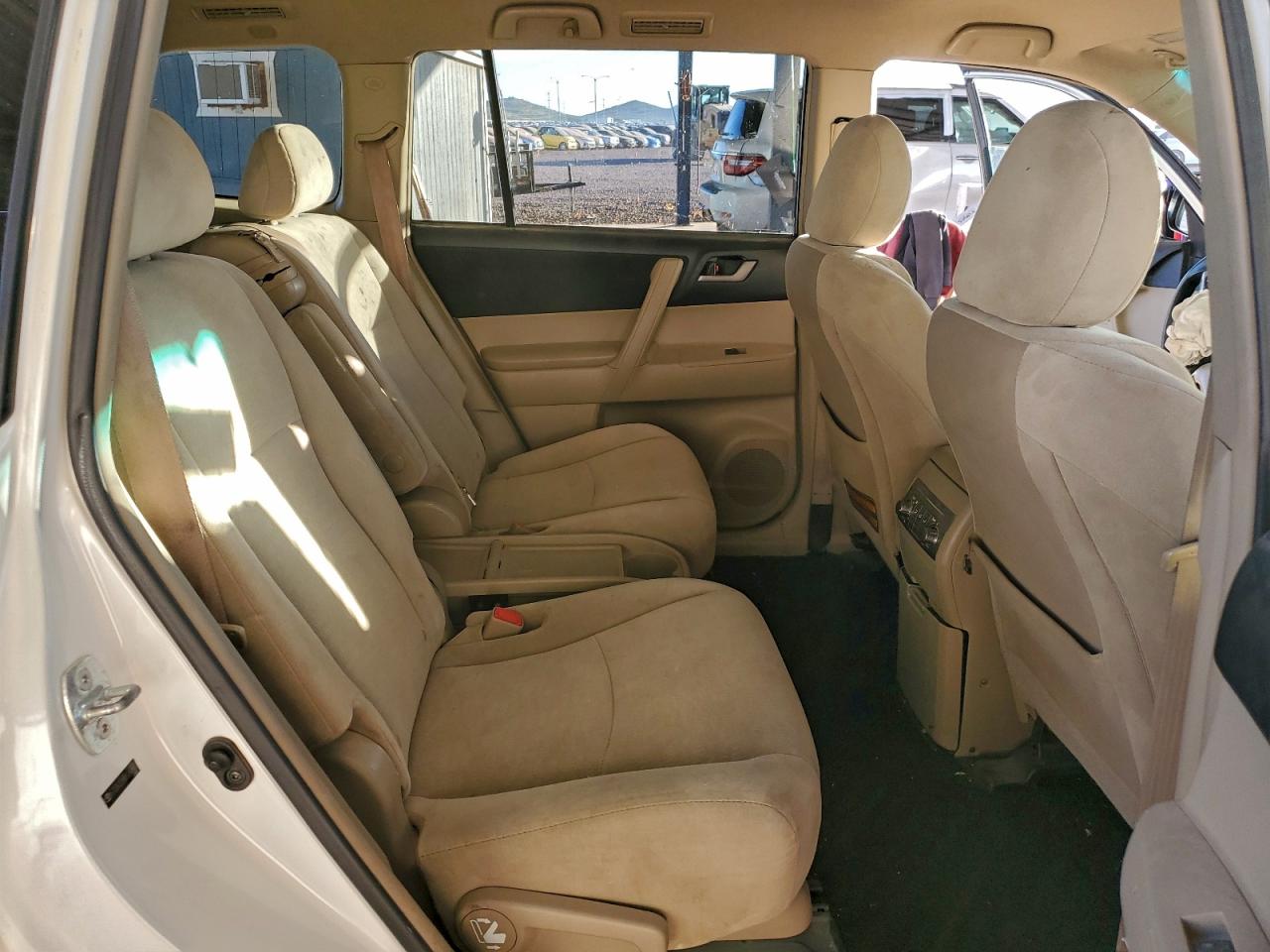 2011 TOYOTA HIGHLANDER BASE photo 11