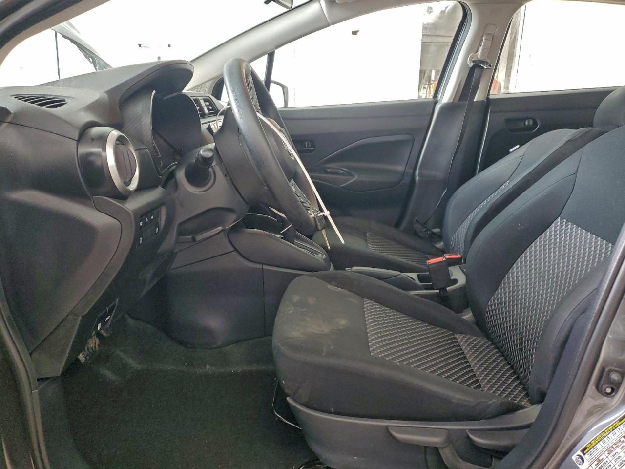 2024 NISSAN VERSA S photo 7