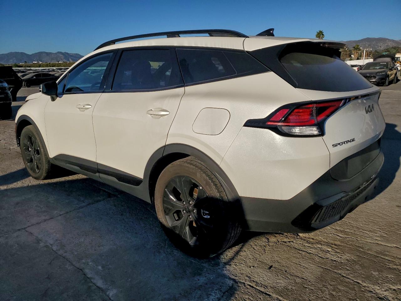 2025 KIA SPORTAGE X LINE photo 2
