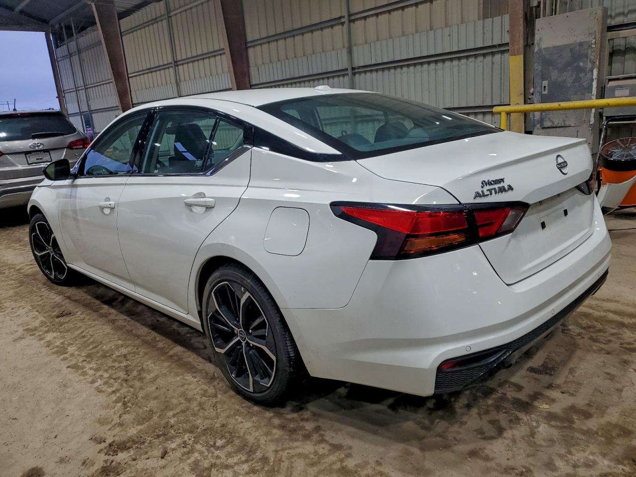 2024 NISSAN ALTIMA SR photo 2