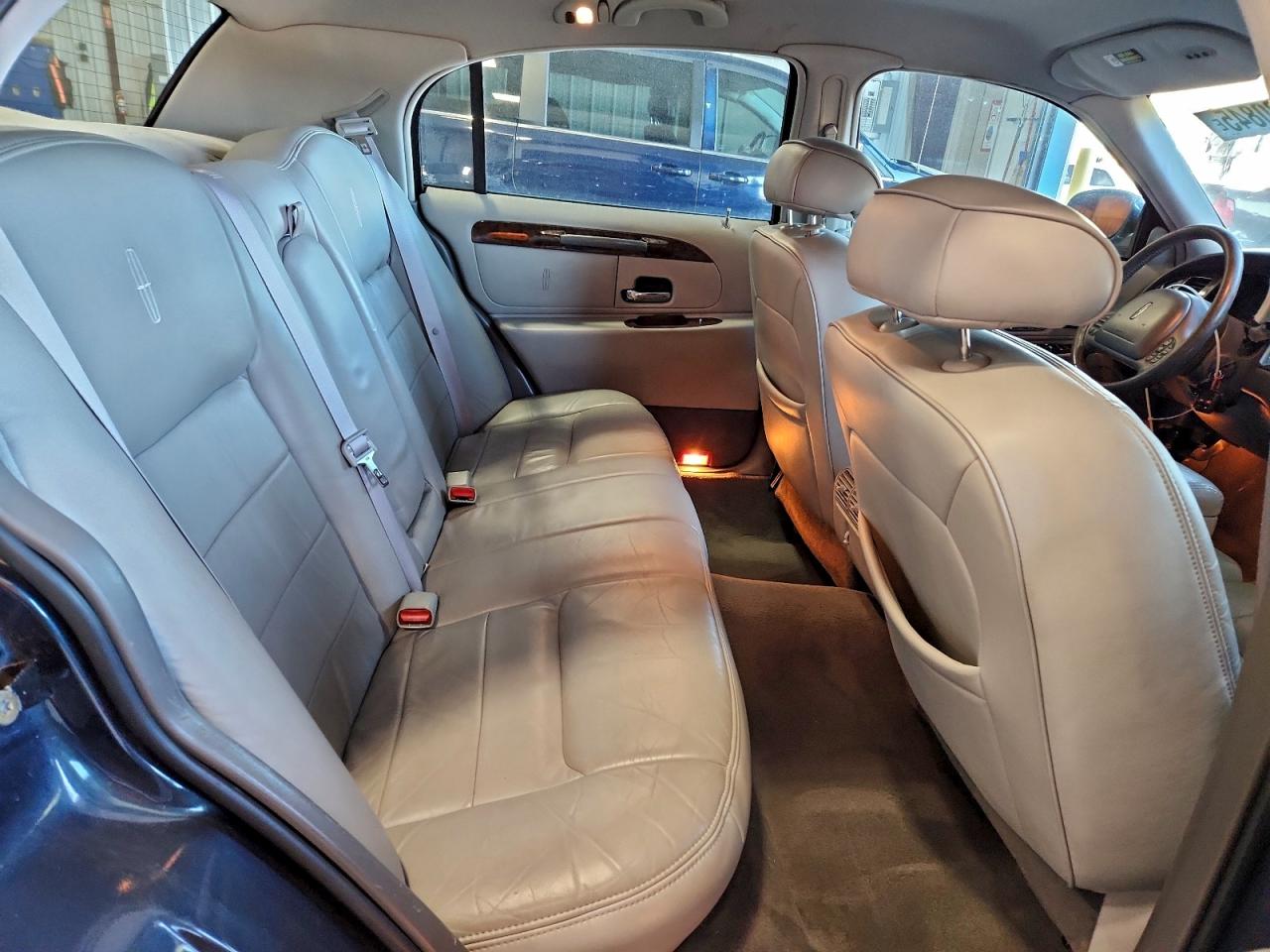 1998 LINCOLN TOWN CAR SIGNATURE photo 10