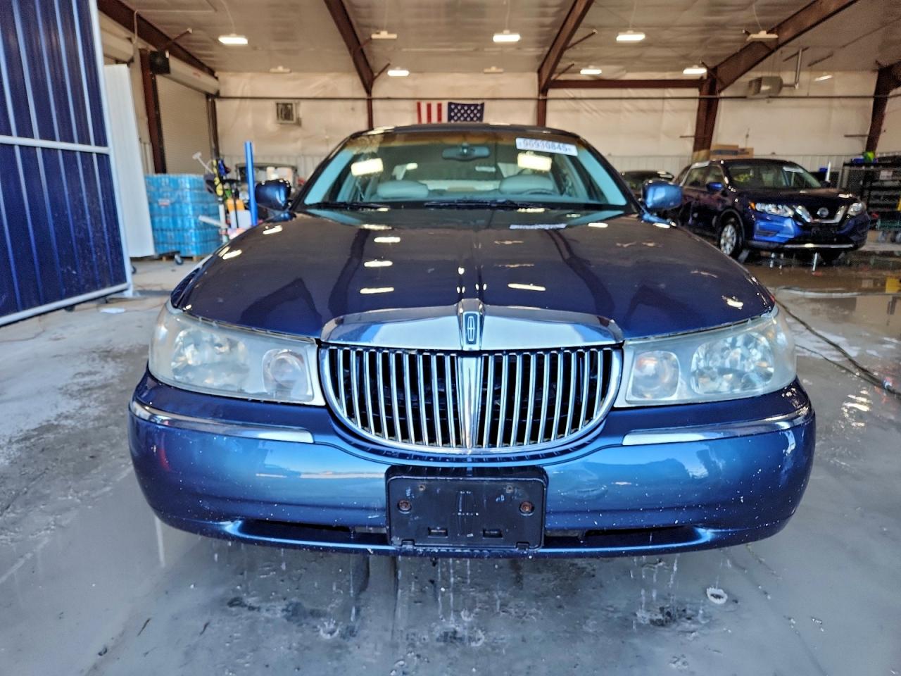 1998 LINCOLN TOWN CAR SIGNATURE photo 5