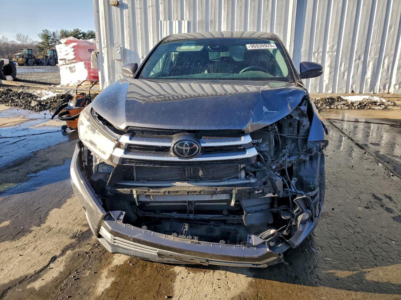 2017 TOYOTA HIGHLANDER LE photo 5