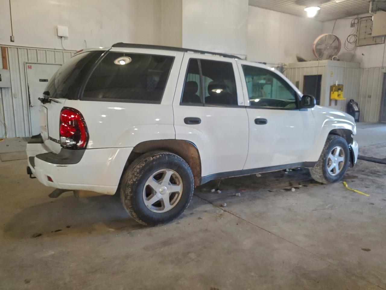 2004 CHEVROLET TRAILBLAZER LS photo 3