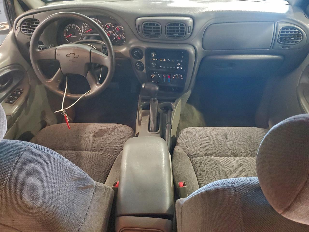 2004 CHEVROLET TRAILBLAZER LS photo 8