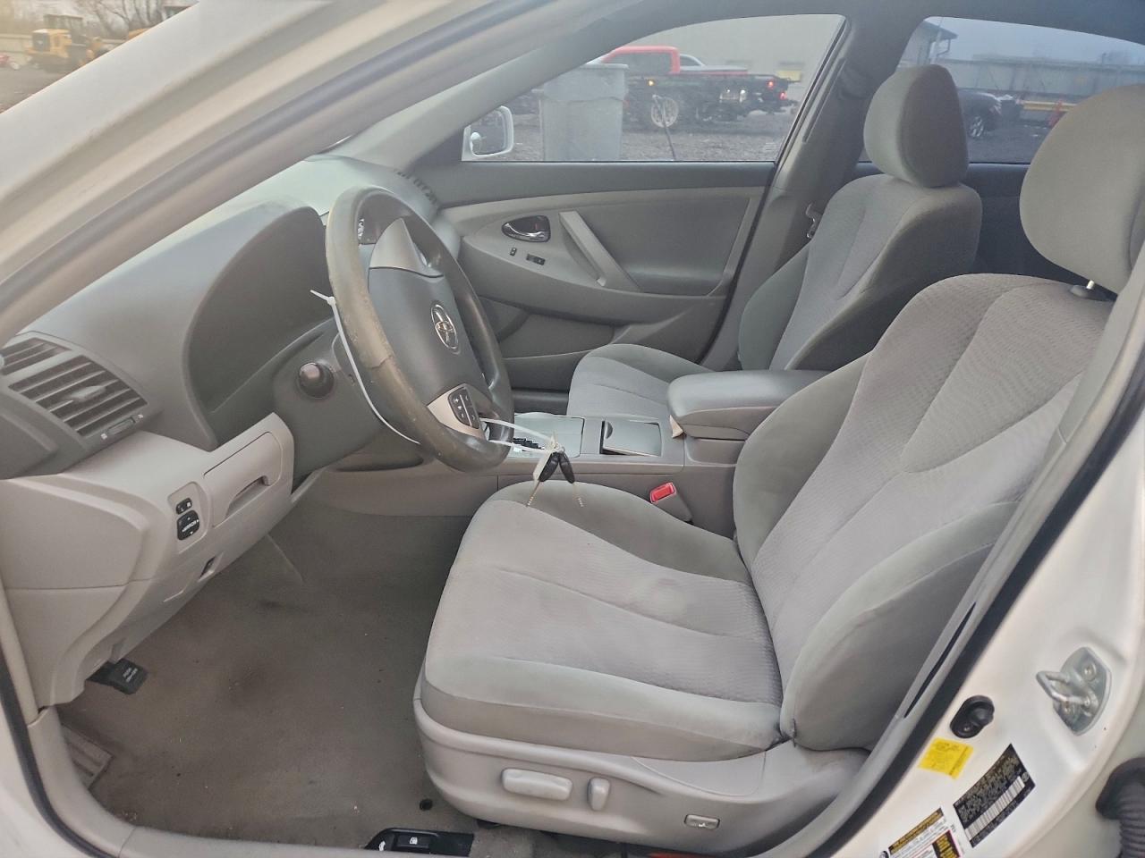 2011 TOYOTA CAMRY BASE photo 7