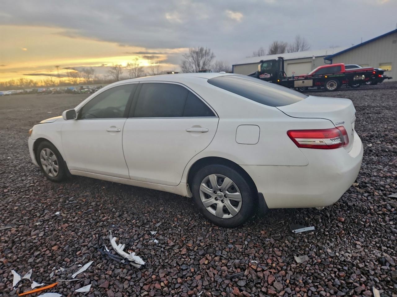 2011 TOYOTA CAMRY BASE photo 2