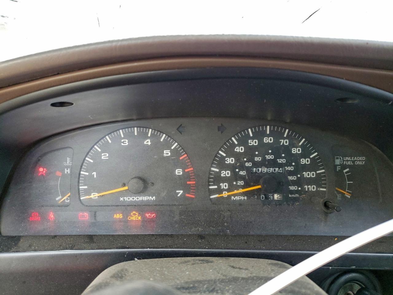 1997 TOYOTA 4RUNNER SR5 photo 9