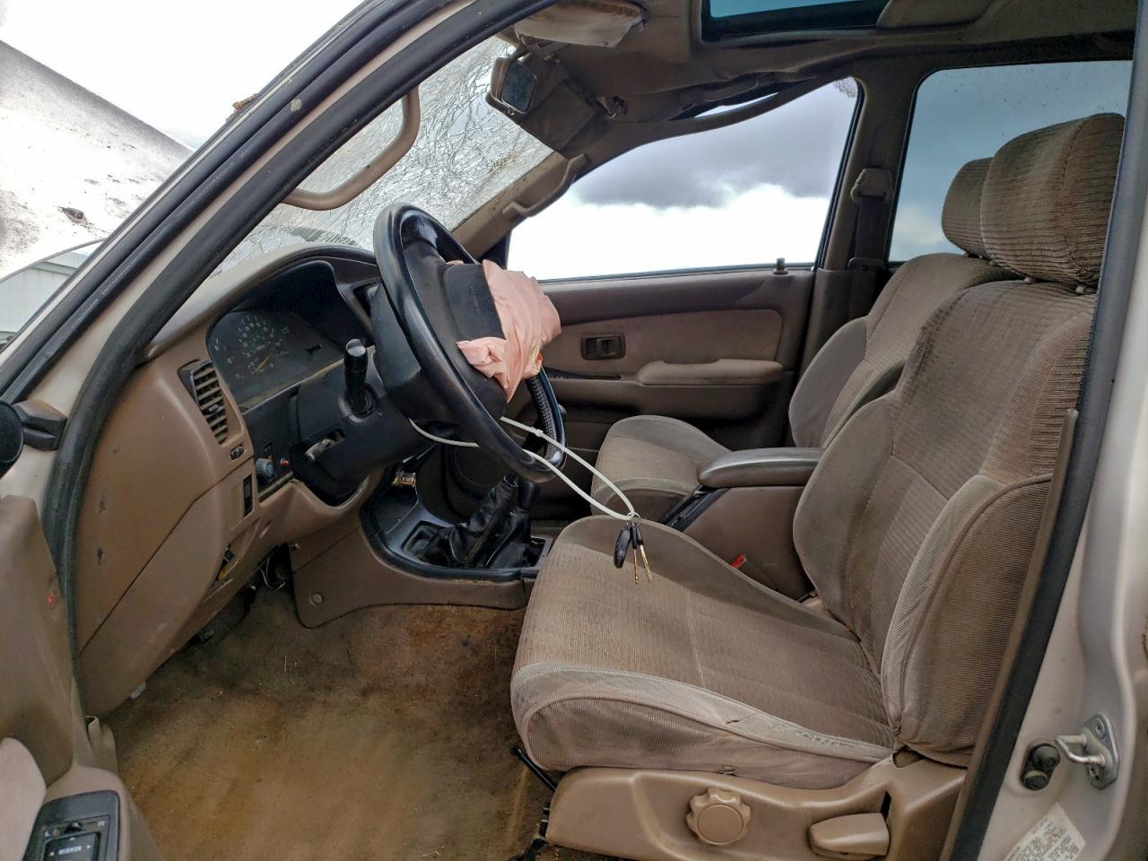 1997 TOYOTA 4RUNNER SR5 photo 7