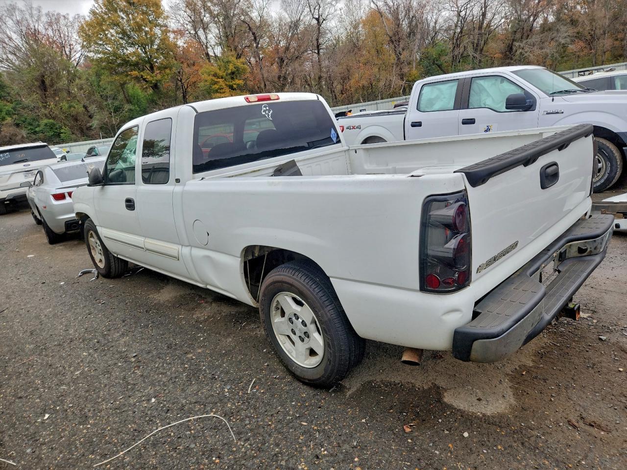 2006 CHEVROLET SILVERADO C1500 photo 2
